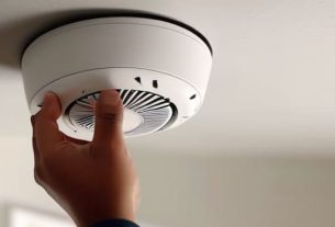Guide on how to fit a smoke alarm.