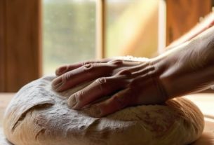 How to make bread without a machine.