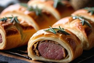 How to make sausage rolls recipe guide.