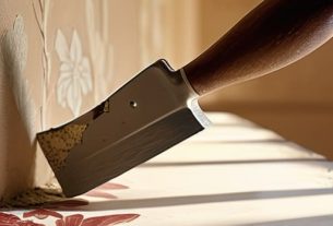 Tips on how to remove wallpaper safely.